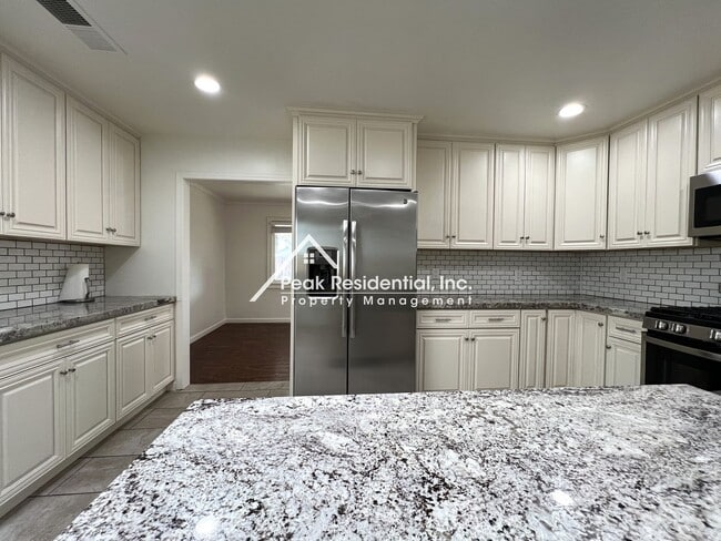 Building Photo - Updated 3bd/2ba Foothill Farms Home