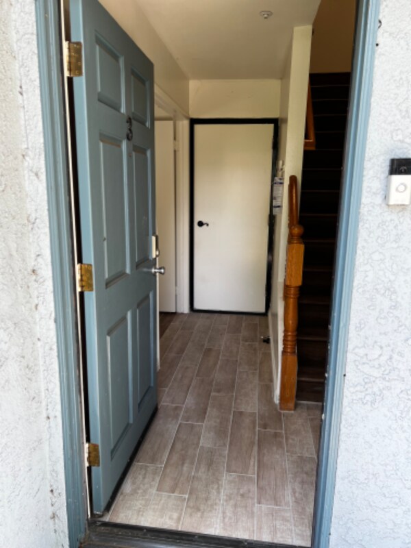 Building Photo - 1255 N Los Robles Ave