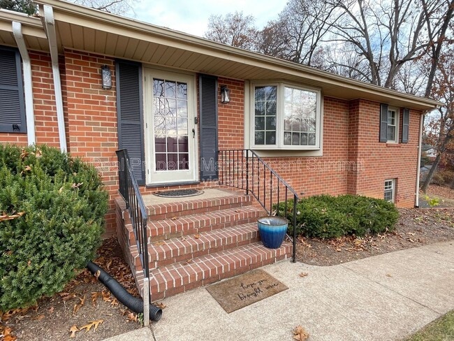 Building Photo - 1508 Chesley Pl