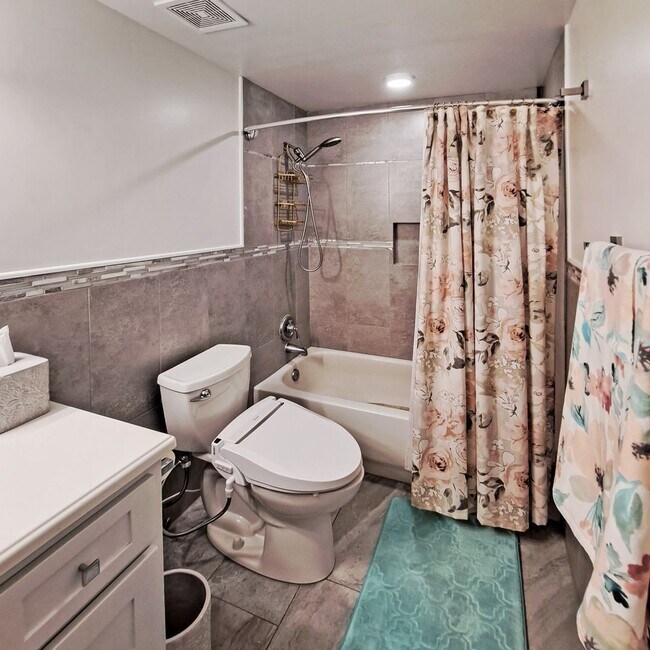 Building Photo - 3506 Lisa Ln