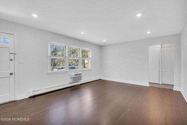 Building Photo - 96 East Ave