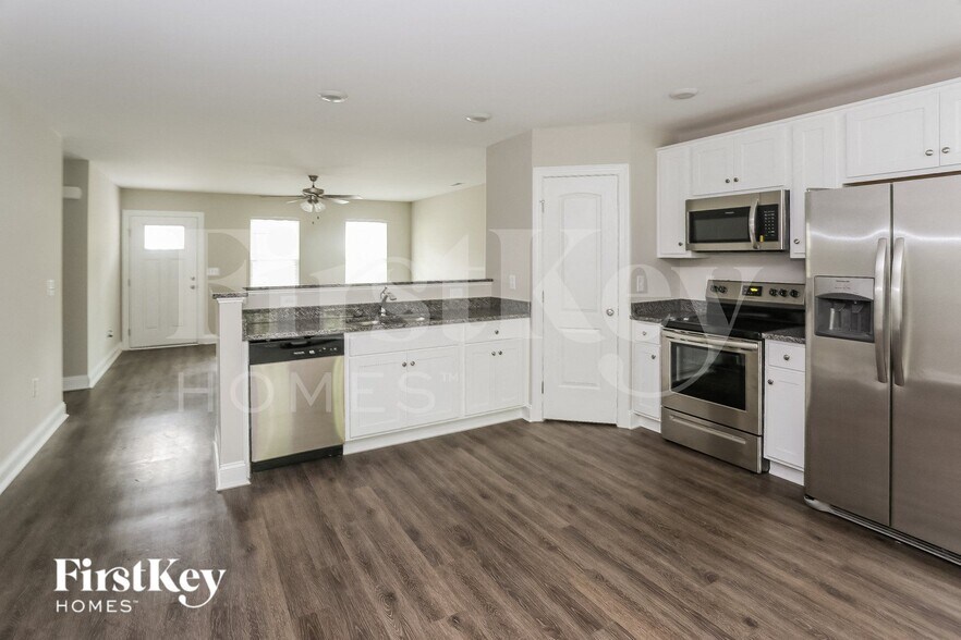 Building Photo - 2061 Samantha Dr