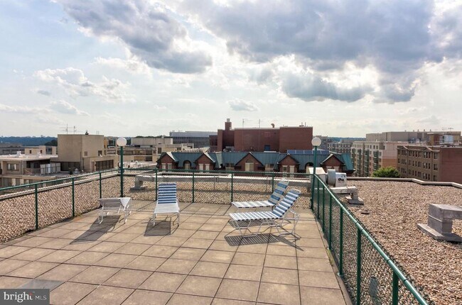 Building Photo - 2030 F St NW