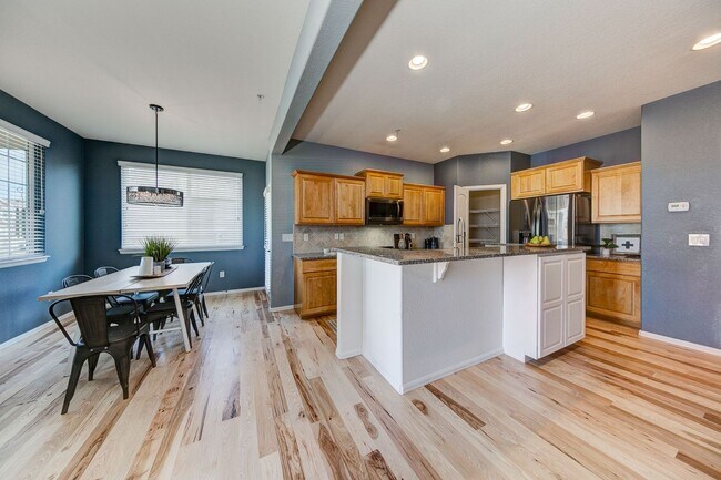 Building Photo - 2963 Denver Dr