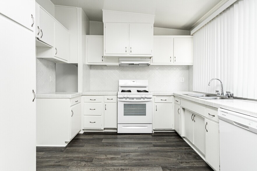 Building Photo - kes476