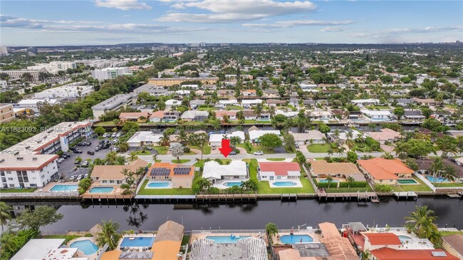 Building Photo - 1424 NE 53rd Ct