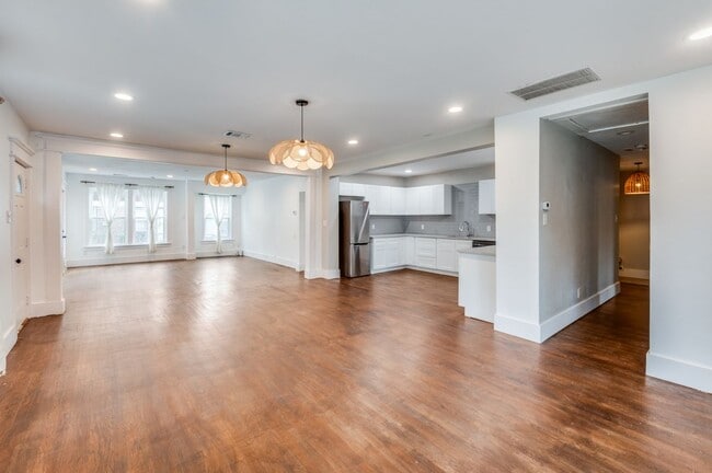 Building Photo - 1218 Ranier St