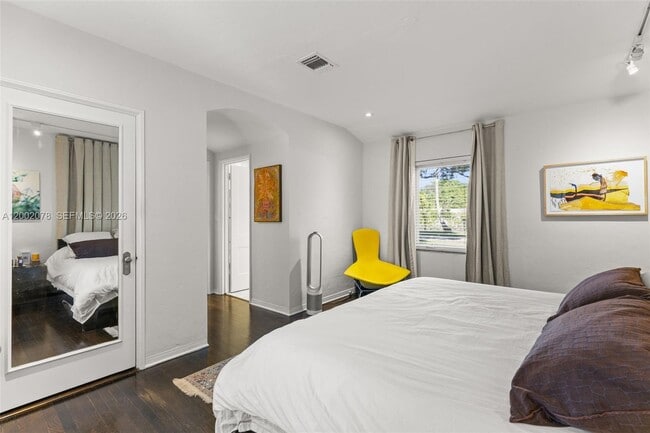 Building Photo - 482 NE 93rd St