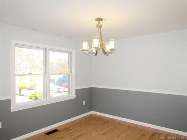Building Photo - 1229 Winsted Rd