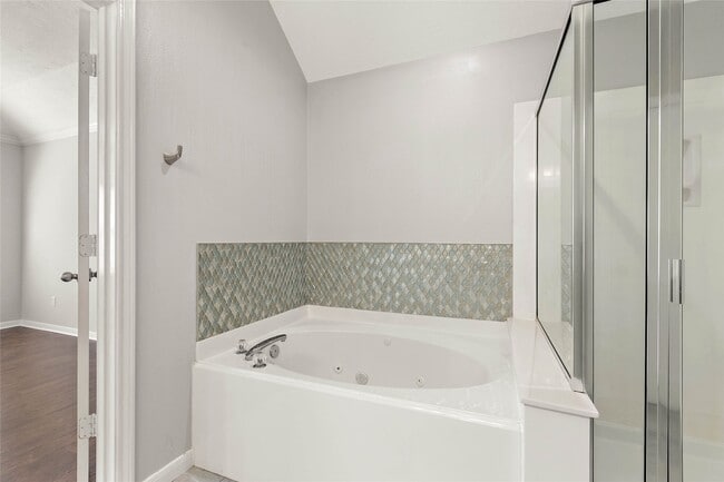 Building Photo - 139 Ledgestone Pl