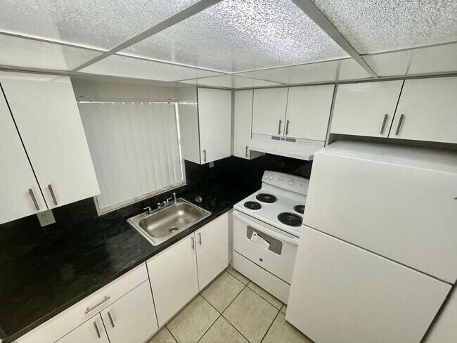 Building Photo - San Souci Apartments 2b1b For Rent NOW (North Miami 33181) SPECIAL OFFER- Rent Today For Only $19...