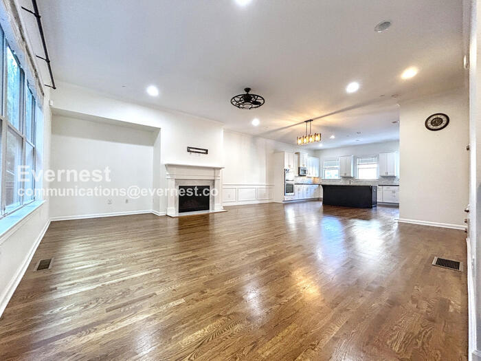 Building Photo - 951 Opelousas Way