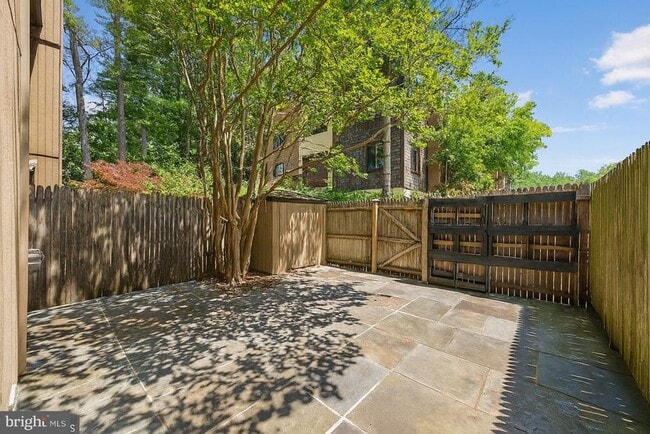 Building Photo - 10707 Muirfield Dr