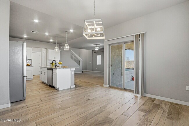 Building Photo - 3328 David Palacio Dr