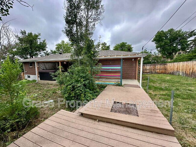 Building Photo - 852 S Quail Way