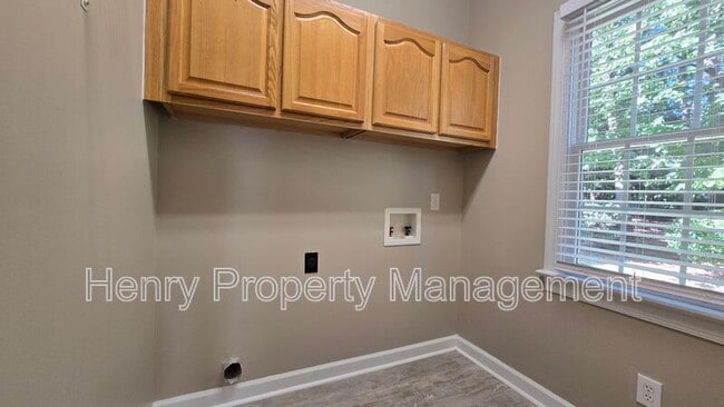 Building Photo - 104 Seymour Creek Dr