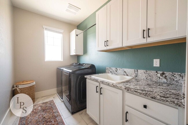 Building Photo - Madera Tesoro Viejo - Beautiful Hillside Village 2-Story Home, 4BR/3BA, SOLAR, Community Pool + L...