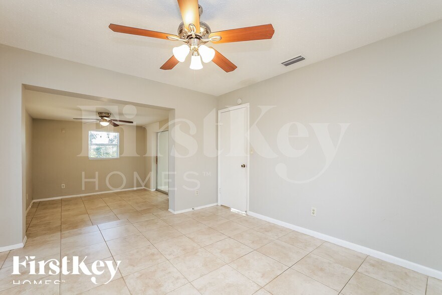 Building Photo - 1802 Ridgecrest St