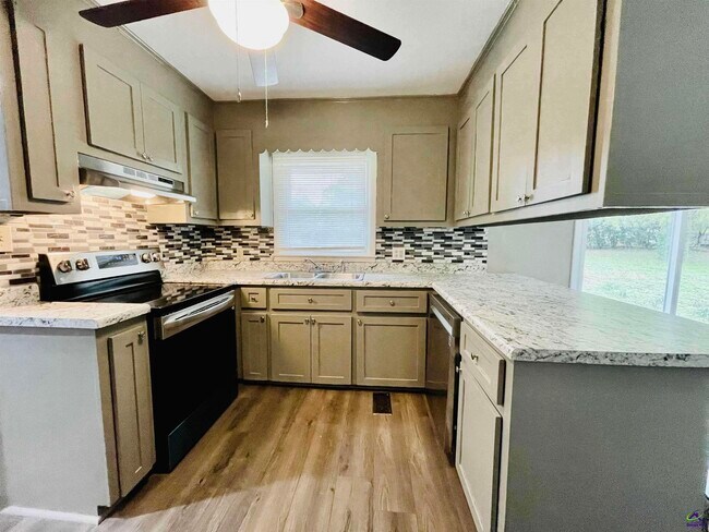 Building Photo - 107 Evelyn Dr