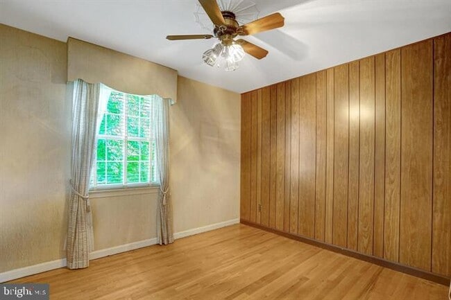 Building Photo - 4902 Ravensworth Rd