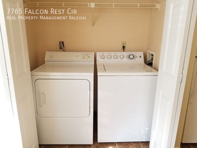 Building Photo - 7765 Falcon Rest Cir