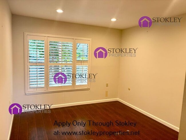 Building Photo - 1200 Singingwood Ct