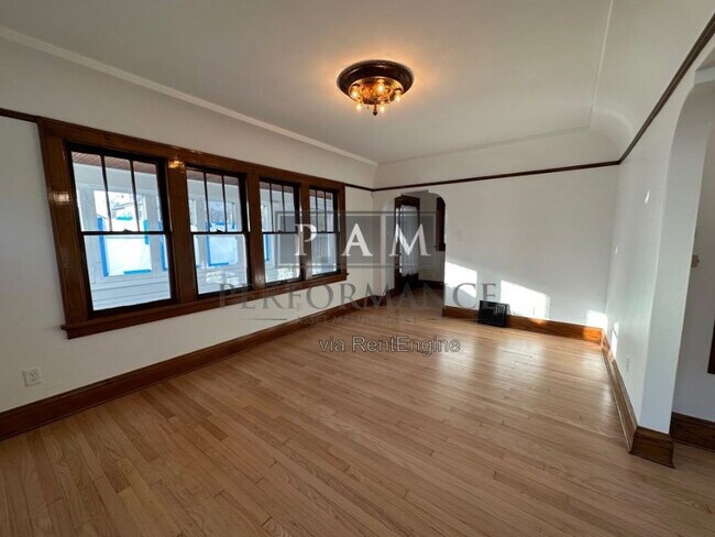 Building Photo - 1912 S 91st St
