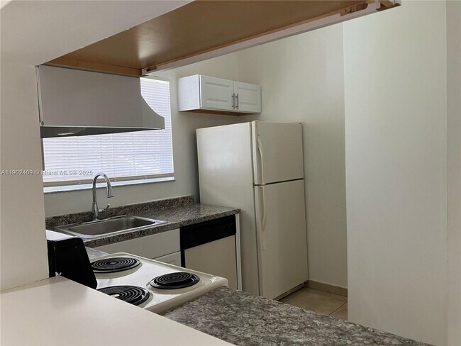 Building Photo - 601 Cypress Lake Blvd