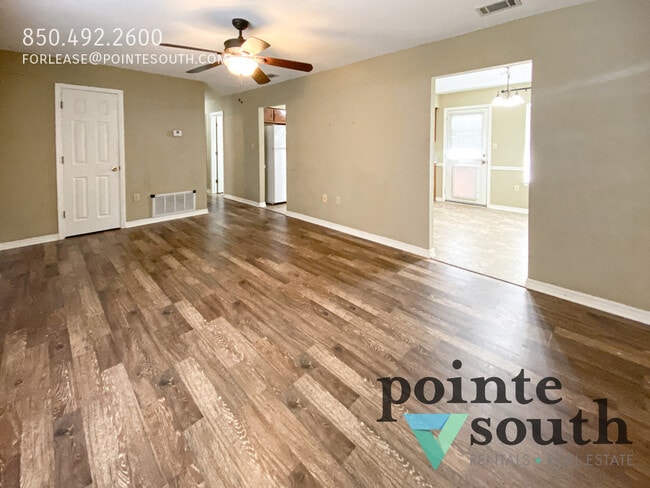 Building Photo - 21846 Mahan Dr