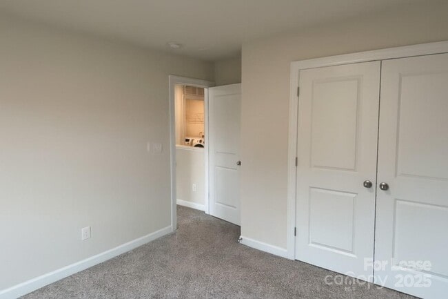 Building Photo - 4113 Armstrong Farm Dr