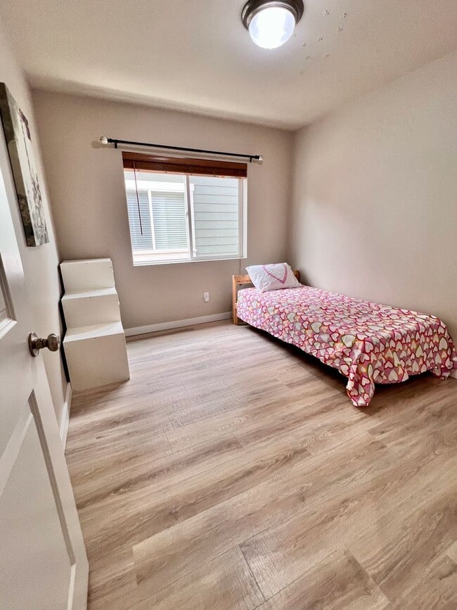 Building Photo - Beautiful 4BR | 2.5BA Home on Cul-de-Sac i...
