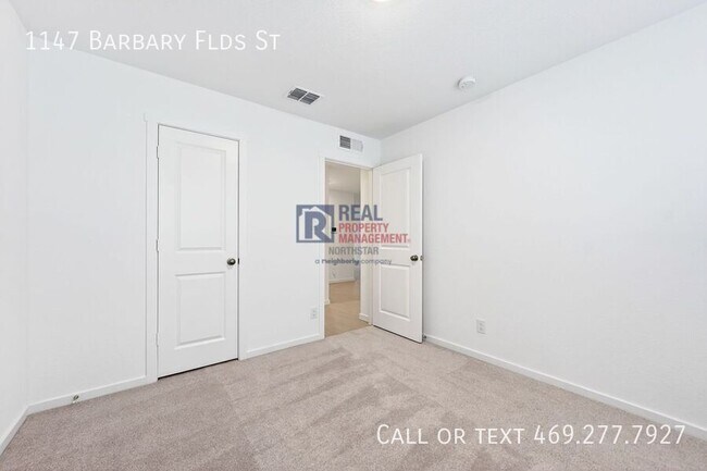 Building Photo - 1147 Barbary Flds St