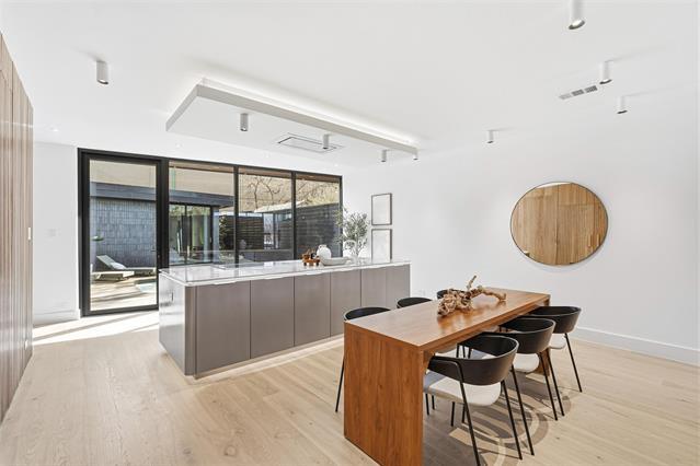 Building Photo - 6822 Victoria Ave