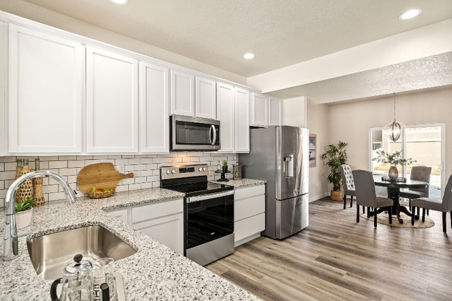 Building Photo - 226 E Chestnut St