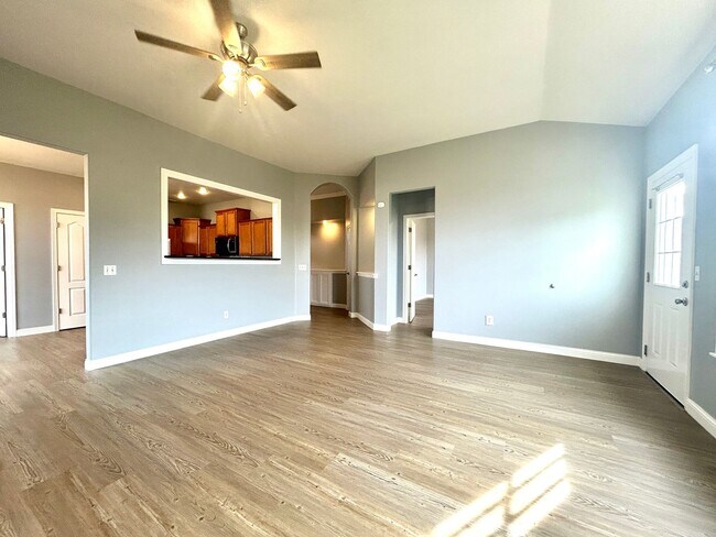 Building Photo - 3 bedroom 2 bath modern style home minutes from Centerton Main!!