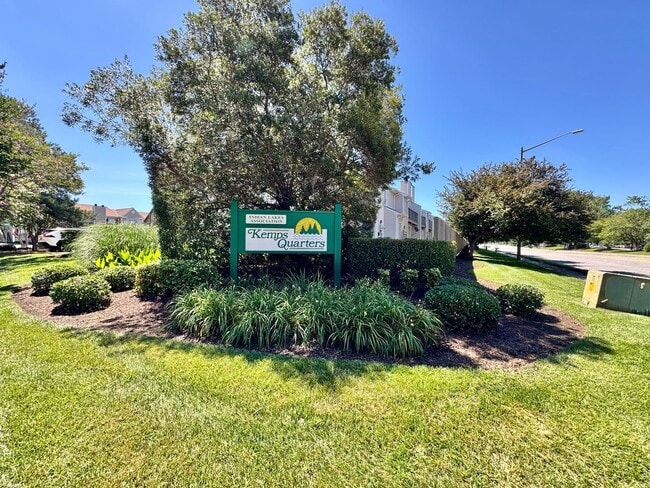 Building Photo - Just Updated & Ready NOW! A Pet Friendly H...