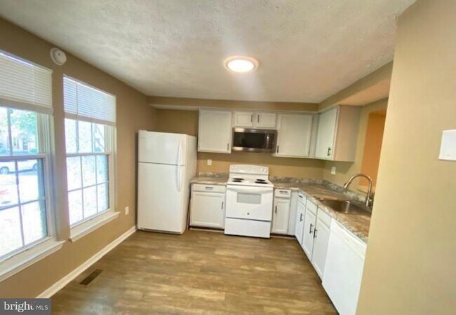 Building Photo - 14103 Armilla Ct