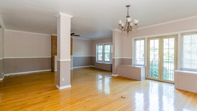 Building Photo - 6838 S South Shore Dr