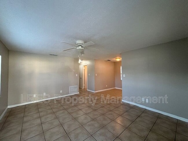 Building Photo - 2437 Chase Ave