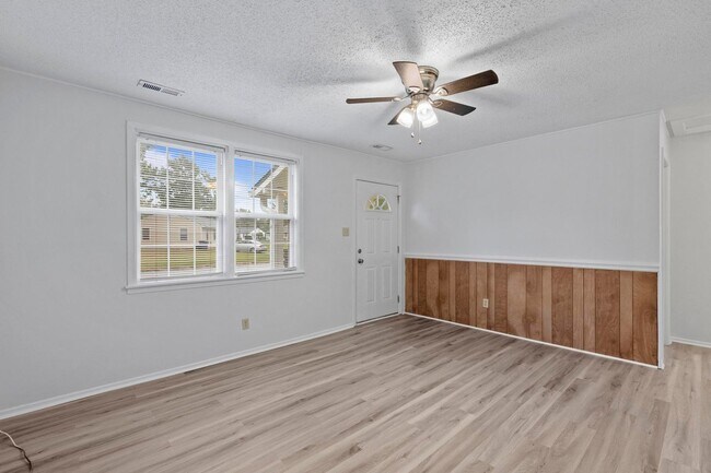 Building Photo - What you are looking for!