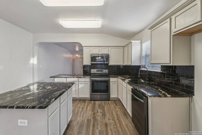 Building Photo - 4119 Chinkapin Oak