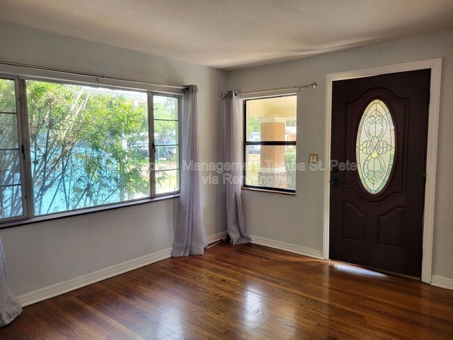 Building Photo - 4311 S Thatcher Ave