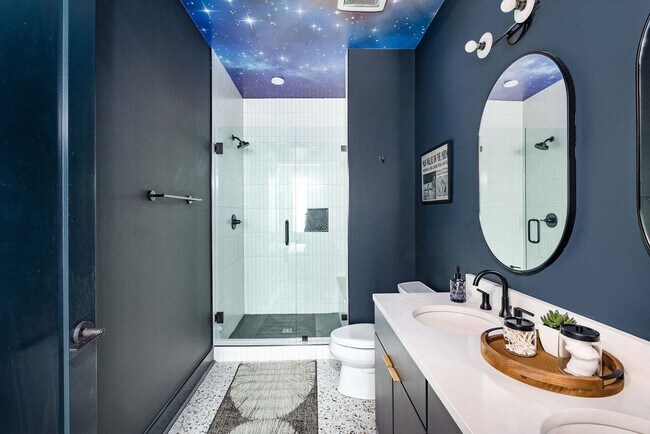 Building Photo - 245 Hermitage Ave