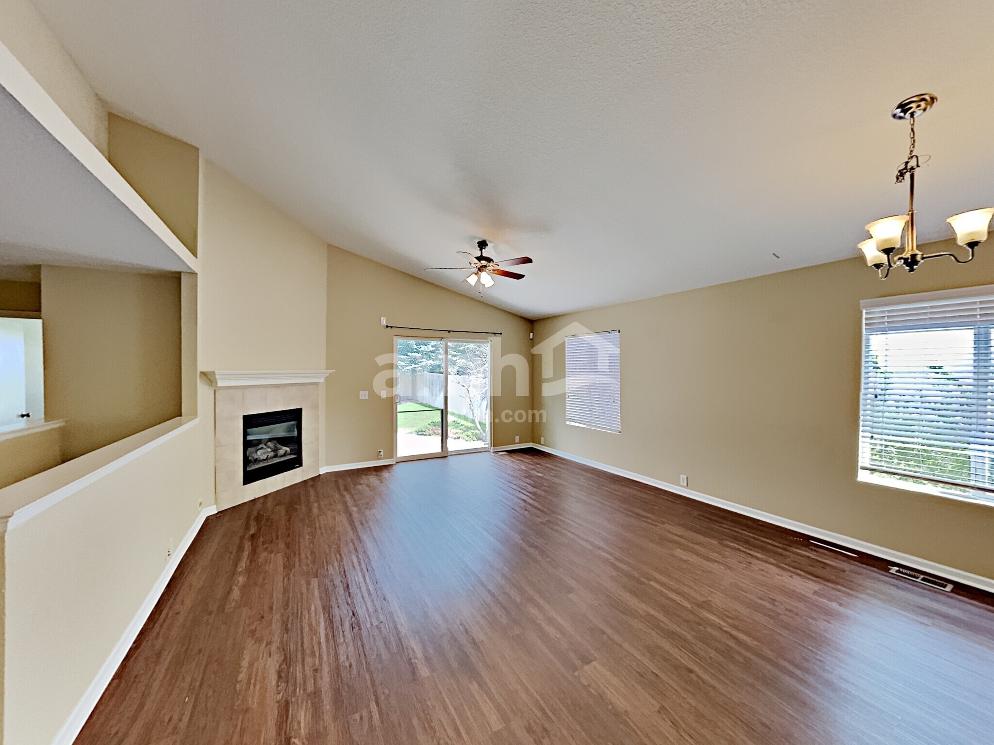 Building Photo - 394 Tumbleweed Dr