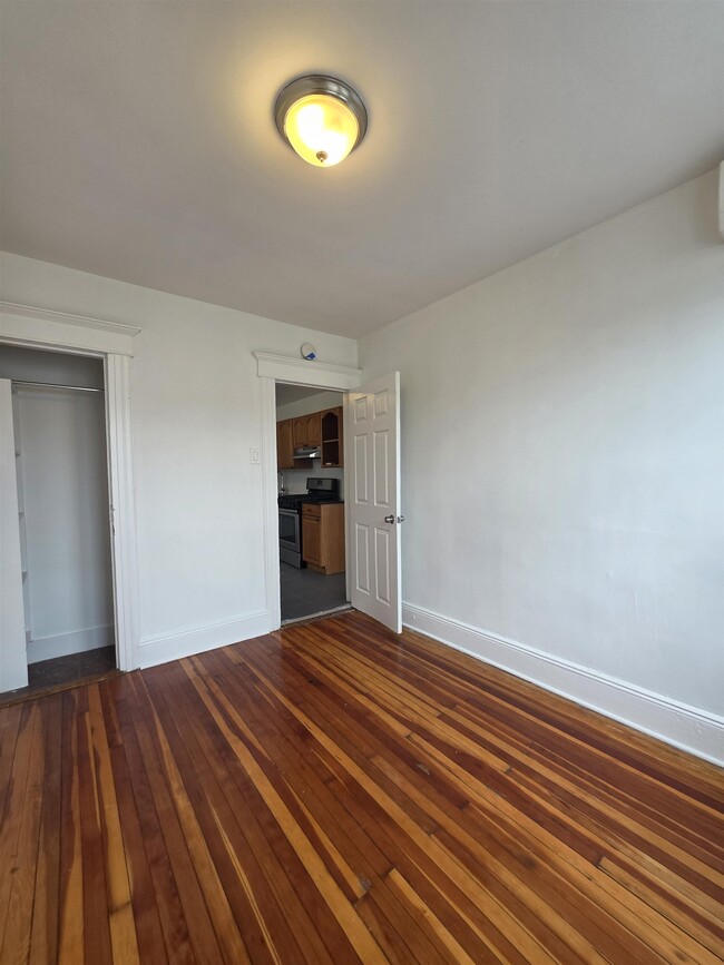 Building Photo - 282 Neptune Ave