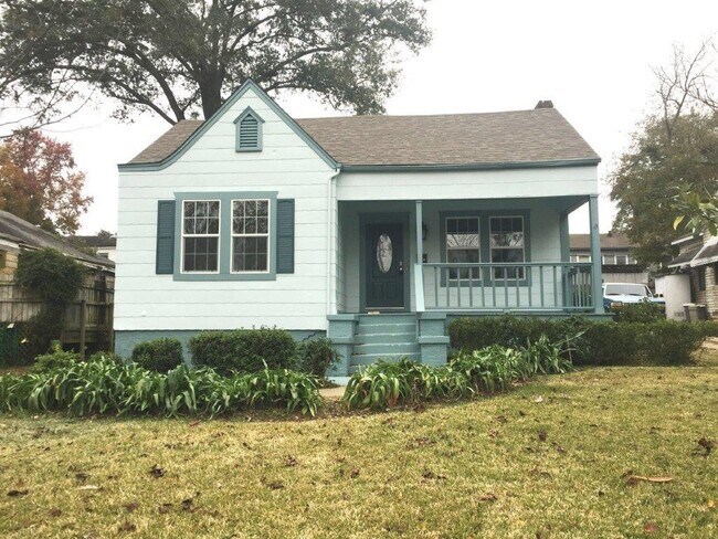 Building Photo - CHARMING REMODELED HIGHLAND HOME