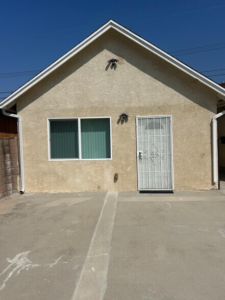 Building Photo - 839 E Santa Anita Ave