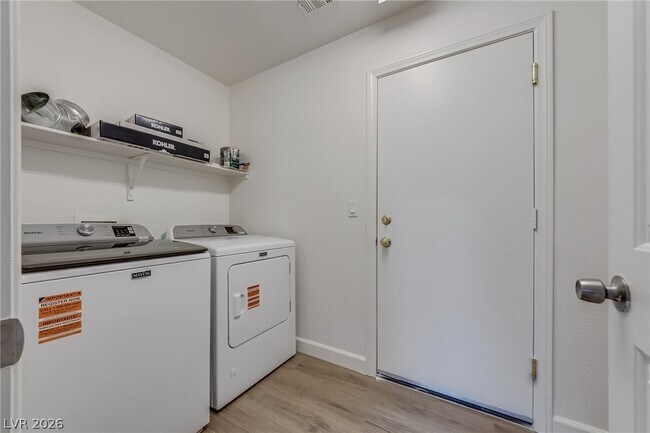 Building Photo - 10429 Vinson Point Ave