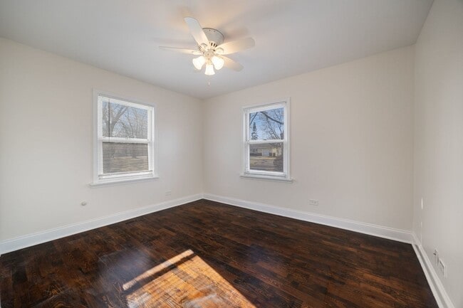 Building Photo - 503 S Benton St