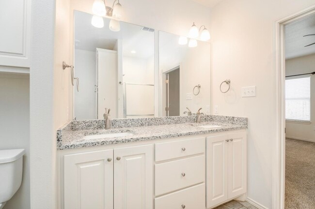 Building Photo - 11629 Evanston Ave